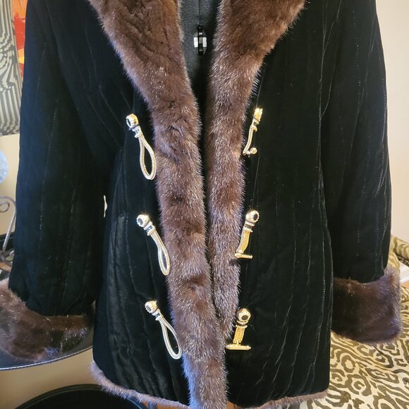 St John Couture Collection Mink Coat - Picture 3 of 10